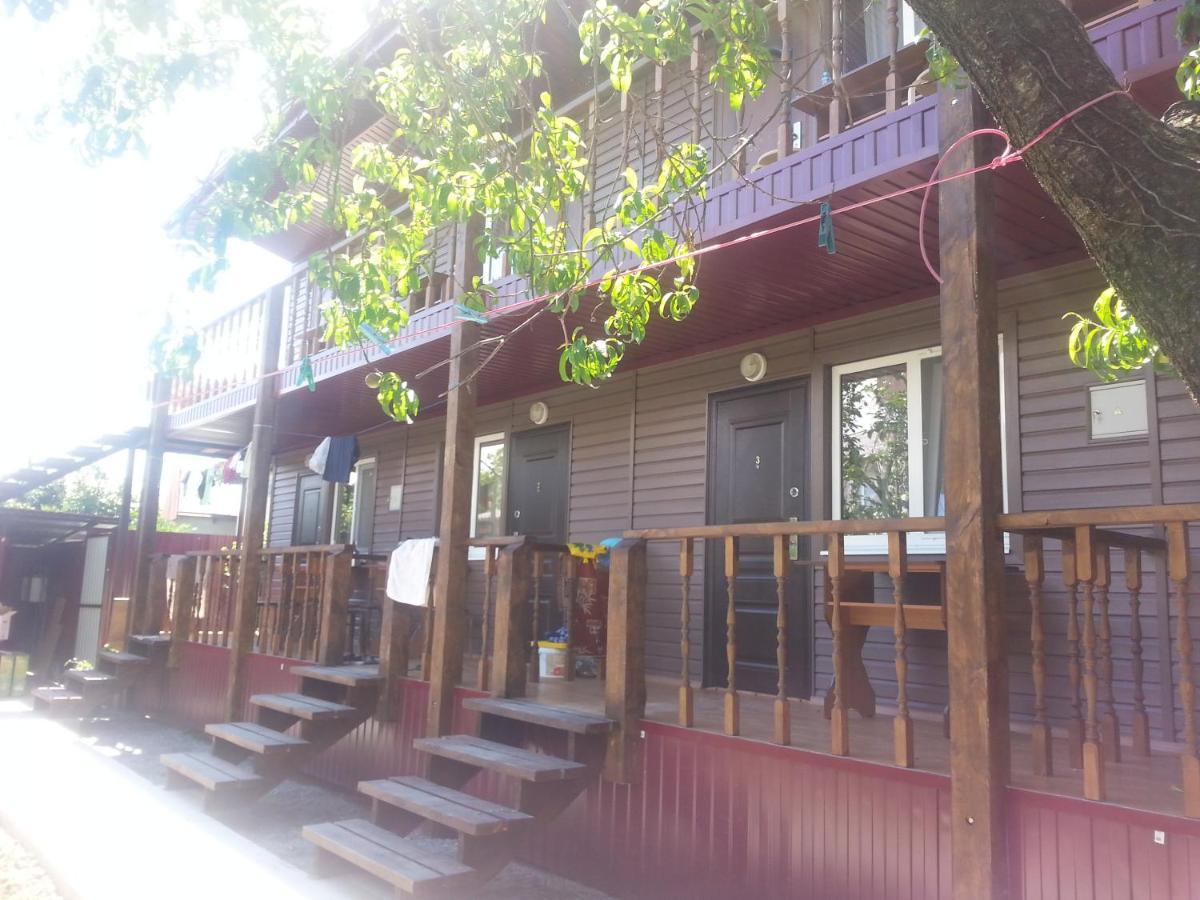 Guest House Yuzhnaya Palmira Pizunda Exterior photo
