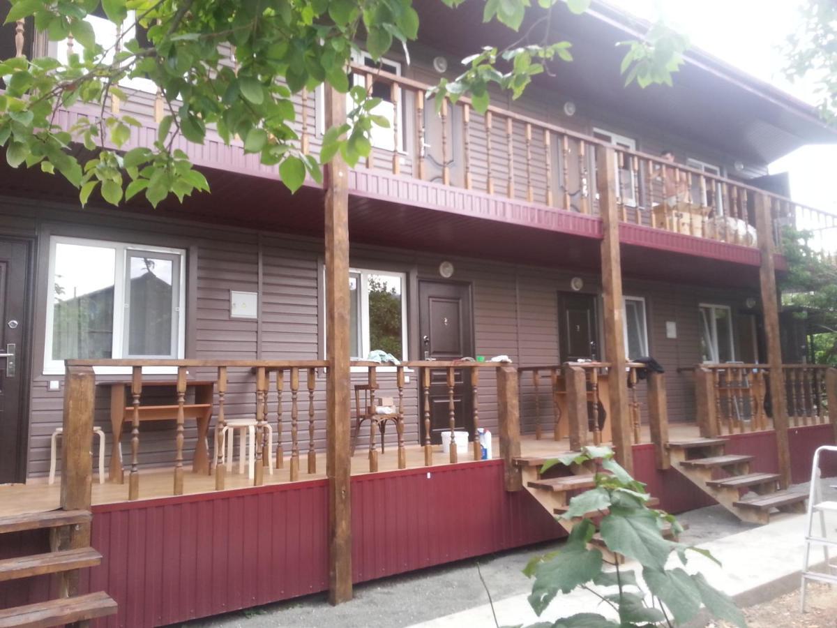 Guest House Yuzhnaya Palmira Pizunda Exterior photo
